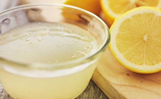 squeeze-that-lemon-for-reducing-belly-fat
