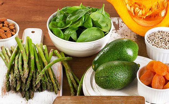 7-ways-spinach-helps-manage-diabetes-and-bp