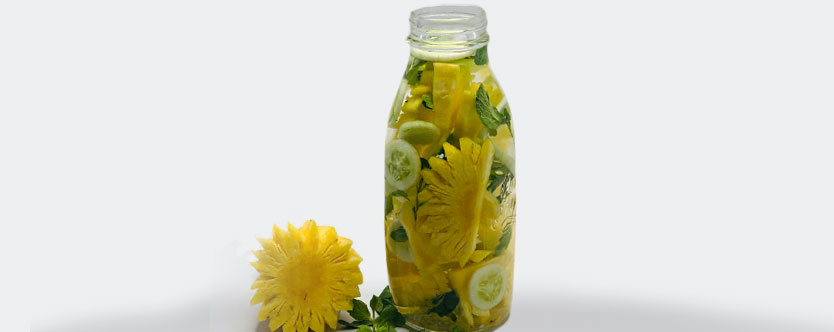 Pineapple cucumber mint detox