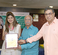 Anjali Mukerjee Received Living Legend Award from Khar Gymkhana