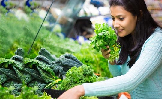 11 ways to shop and eat healthy