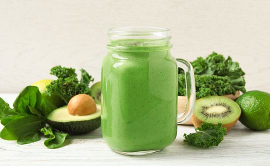detox-with-cleanser-smoothie